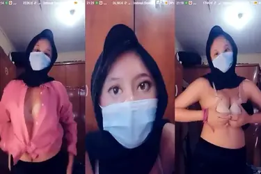 Bokep Jilbab Tika Sambil Live Show Sangat Viral poster