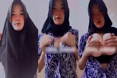 Bokep Jilbab Ukhty Nabilah Remas Toket Gede poster