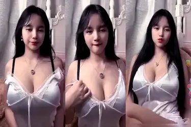 Hijab Kienzy TikTok Goyang Naik Turun poster