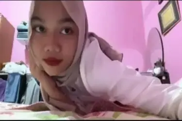 Ukhti Sange Kirim Video Colmek Buat Pacar poster